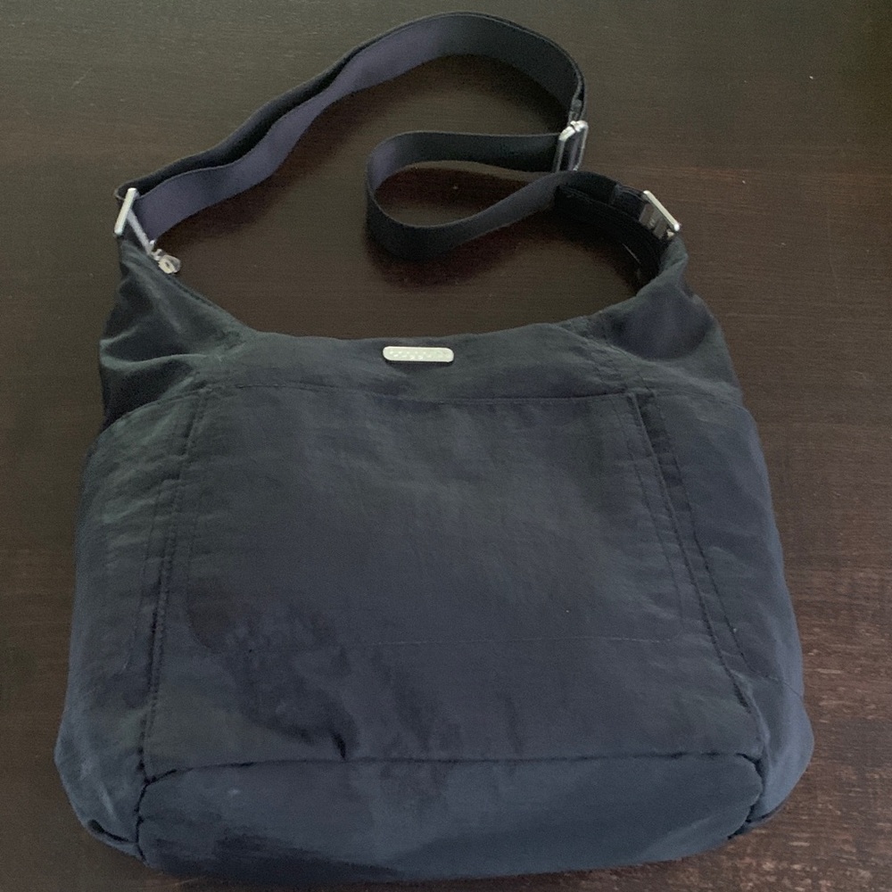 baggallini Black Crossbody Nylon Travel Bag